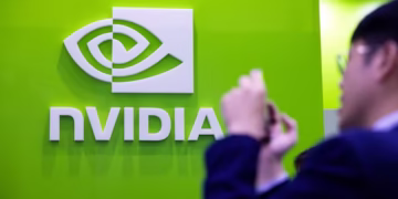 Nvidia se torna a primeira empresa do mundo a atingir o valor de US$ 5 trilhões no centro do “boom” da IA