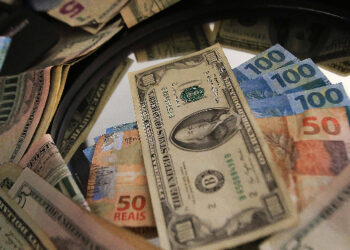 Lagarde: interesse pelo dólar diminuiu um pouco e há possibilidade de maior desvalorização