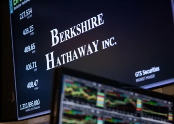 Berkshire divulga aquisição de ações da Alphabet e venda de títulos da Apple