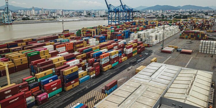 O Brasil mantém 41% de suas exportações sujeitas a uma tarifa de 50% imposta pelos EUA