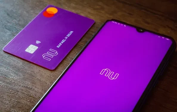 Nubank apresenta seguro para proteger contra fraudes realizadas após furto de celular ou cartão