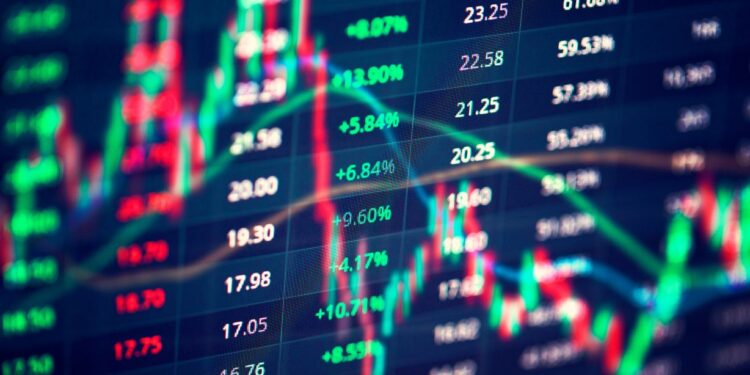 Mercado em alta: Bolsa atinge quinto recorde consecutivo e dólar permanece estável