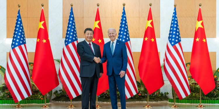 Bessent afirma que o acordo com a China sobre terras raras será finalizado até o Dia de Ação de Graças