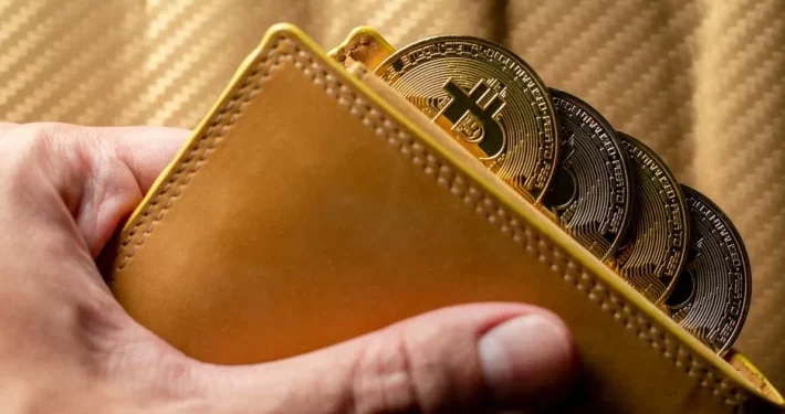 Bitcoin oscila entre US$ 105 mil e US$ 107 mil