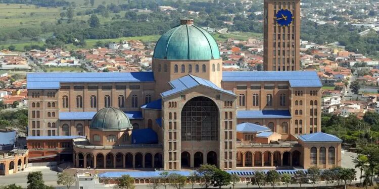 O enigma financeiro da Igreja Católica: como se forma, e se sustenta, uma das maiores fortunas religiosas do planeta