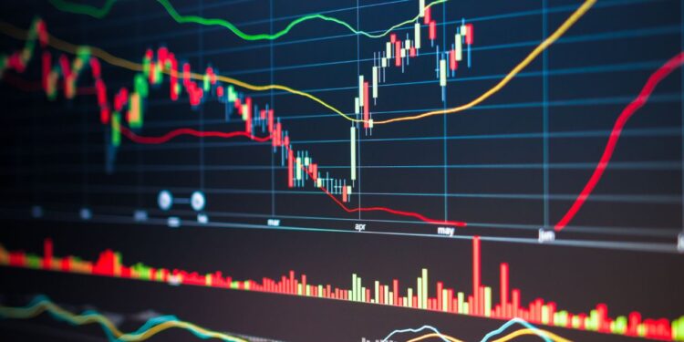 O Ibovespa alcança hoje a 12ª alta consecutiva, atingindo novos recordes, em meio aos balanços