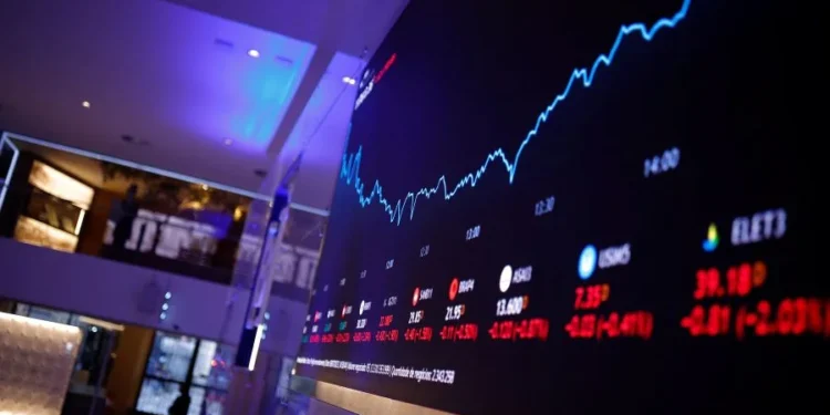 Ibovespa atinge recorde histórico, ultrapassando os 153 mil pontos