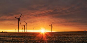 AZIN11: fundo supera CDI e realiza novos aportes em energia e telecomunicações