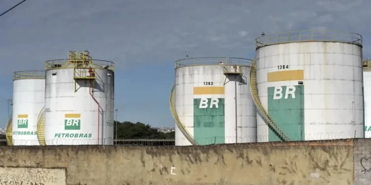 A Petrobras elevou o preço do querosene de aviação em 1,4%