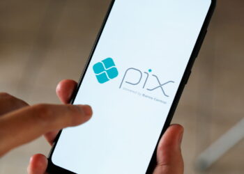 Google testa aviso na tela durante chamadas para prevenir fraude do Pix; entenda como funciona