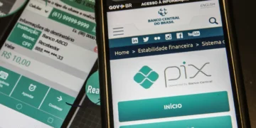 Banco Central analisa medidas para eliminar o ‘rotativo’ no PIX parcelado; novas normas devem ser divulgadas em novembro