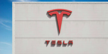 Tesla planeja lançar novos chips de IA em grande escala anualmente