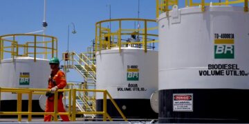 A Petrobras pretende produzir diesel coprocessado com 20% de origem renovável