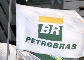 Petrobras ocupa o primeiro lugar no ranking das empresas que mais encolheram na B3 em 2025; confira a lista