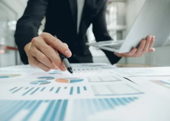 AZPL11: fundo imobiliário com rendimento próximo a 1% divulga pagamento de dividendos