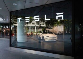 Com a redução da demanda, as entregas trimestrais da Tesla devem diminuir