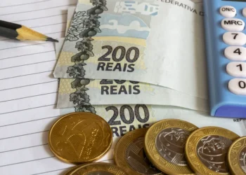 Ceará projeta aumento na coleta do ICMS, alcançando mais de R$ 21 bilhões em 2025