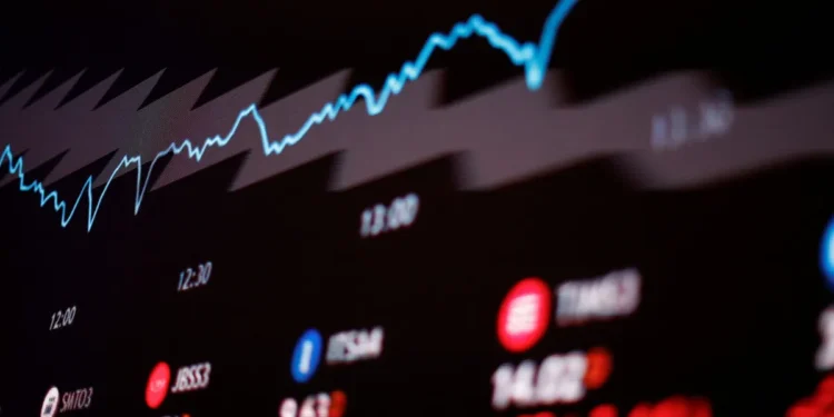 Ibovespa recua e se distancia de recorde com Galípolo e pessimismo externo; dólar eleva para R$ 5,35