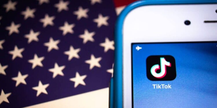 TikTok fecha acordo para transferir sua operação nos Estados Unidos a investidores