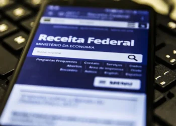 É #FAKE que a norma da Receita Federal determina o monitoramento de todos os PIX superiores a R$ 5 mil