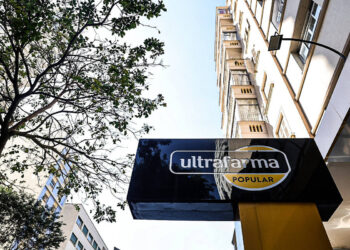 Após a crise, a Ultrafarma fecha lojas e investe em uma grande unidade