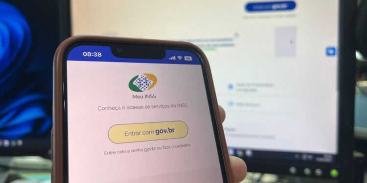 Aplicativo do INSS será desativado em todo o país; confira quando será reativado