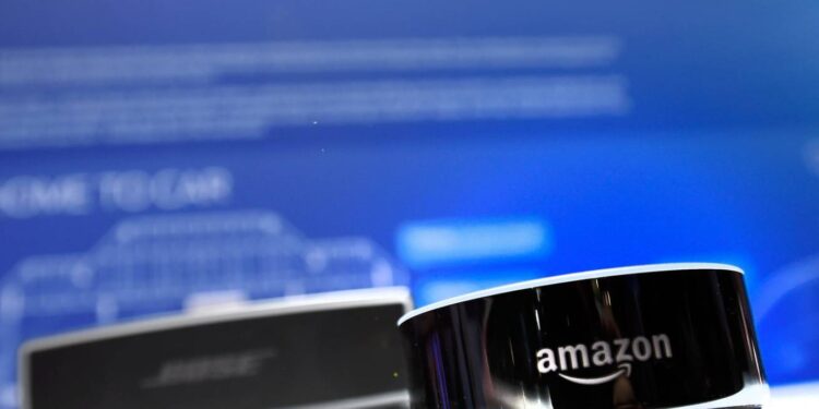 Amazon transfere usuários para Alexa+ e recebe críticas a respeito de atualizações e anúncios
