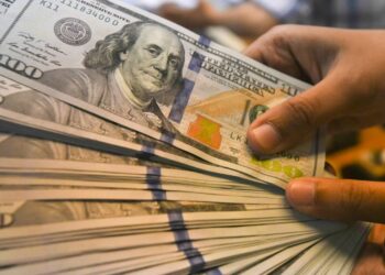 Dólar à vista encerrou o dia em queda de 0,14%, cotado a R$ 5,28