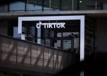 Início da terraplanagem para o data center do TikTok no Ceará