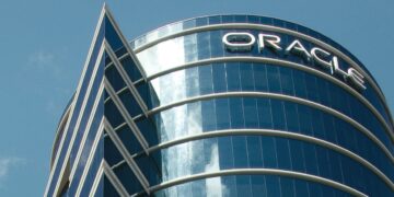 Após um processo movido por investidores, as ações da Oracle encerraram o pregão com uma queda superior a 4%