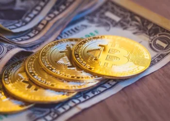 Enquanto o mercado se prepara para uma semana agitada com discursos sobre guerra comercial em Davos, o Bitcoin se mantém estável em US$ 93.000