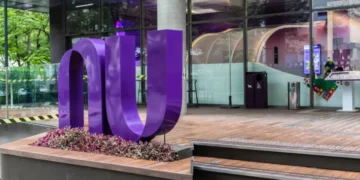 Nubank (ROXO34) supera Bradesco (BBDC4) e se torna a segunda maior instituição financeira em número de clientes no Brasil