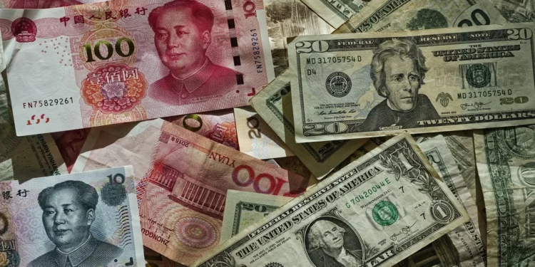 De que maneira os BRICS podem provocar um impacto estrutural no sistema do dólar americano?