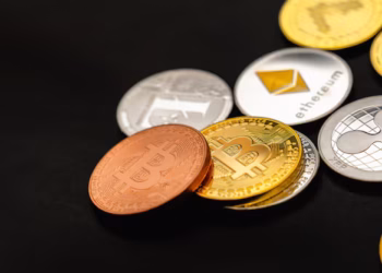 BNB despenca para menos de $885 com a queda do mercado e aumento das tensões no tesouro emergente