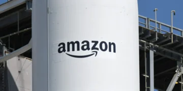 O progresso da Amazon em relação ao Mercado Livre começa a afetar