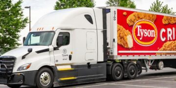 Tyson Foods mantém operações restritas após fechamento de fábrica nos Estados Unidos