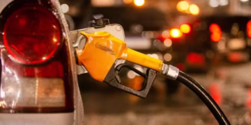 Combustível dispara: preço da gasolina atinge R$ 6,45