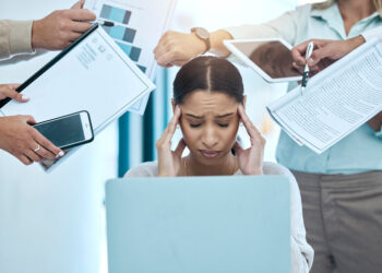 A saúde mental será incorporada às normas de segurança do trabalho, e as pequenas e médias empresas precisarão se ajustar. Veja como adaptar seu negócio