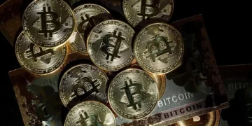 Bitcoin permanece em US$ 67 mil aguardando o Fed.