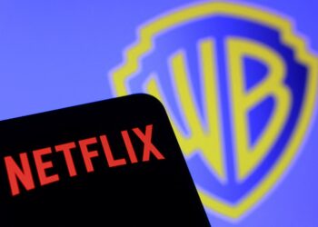 A queda da Warner Bros. no setor de televisão pressiona o contrato com a Netflix