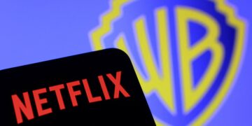 A queda da Warner Bros. no setor de televisão pressiona o contrato com a Netflix