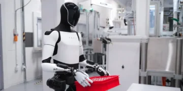 Tesla reduz a fabricação de veículos e intensifica investimentos em robôs humanoides