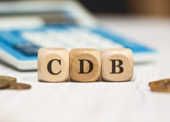 Os super-ricos adquirem títulos isentos e ações, enquanto o “povão” opta pelos CDBs, considerados a nova poupança. Confira como os brasileiros investiram em 2025