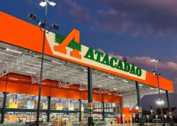 Carrefour confirma a venda de 22 propriedades do Atacadão para Fundos de Investimento Imobiliário (FIIs) por um valor aproximado de R$ 1 bilhão