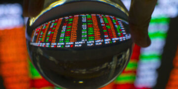 Ibovespa avança 1,3%, impulsionado por Petrobras e Axia; dólar encerra o dia estável, cotado a R$ 5,22