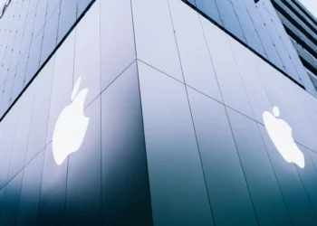 A Apple aposta alto em podcasts em vídeo e entra na disputa contra Spotify, YouTube e Netflix.
