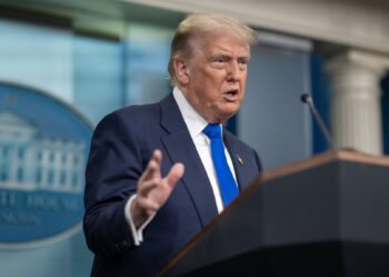 Trump condena contrato de energia entre Reino Unido e Califórnia