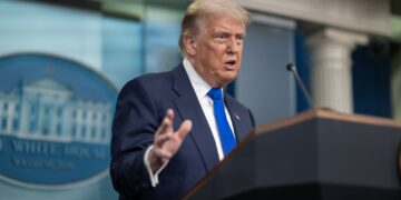 Trump condena contrato de energia entre Reino Unido e Califórnia
