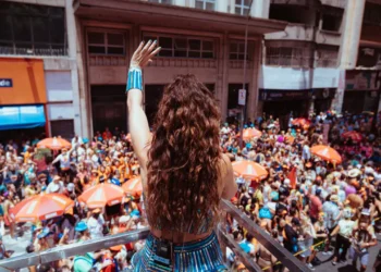 Hits do Carnaval 2026 superam 100 milhões de plays e atraem investidores de royalties