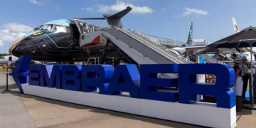 Embraer e Adani Defence expandem parceria para a fabricação do jato E175 na Índia